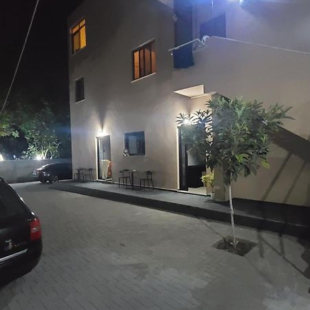 Guest House Tian & Hojz Durres Bagian luar foto