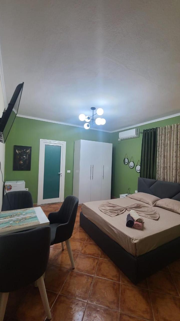 Guest House Tian & Hojz Durres Bagian luar foto