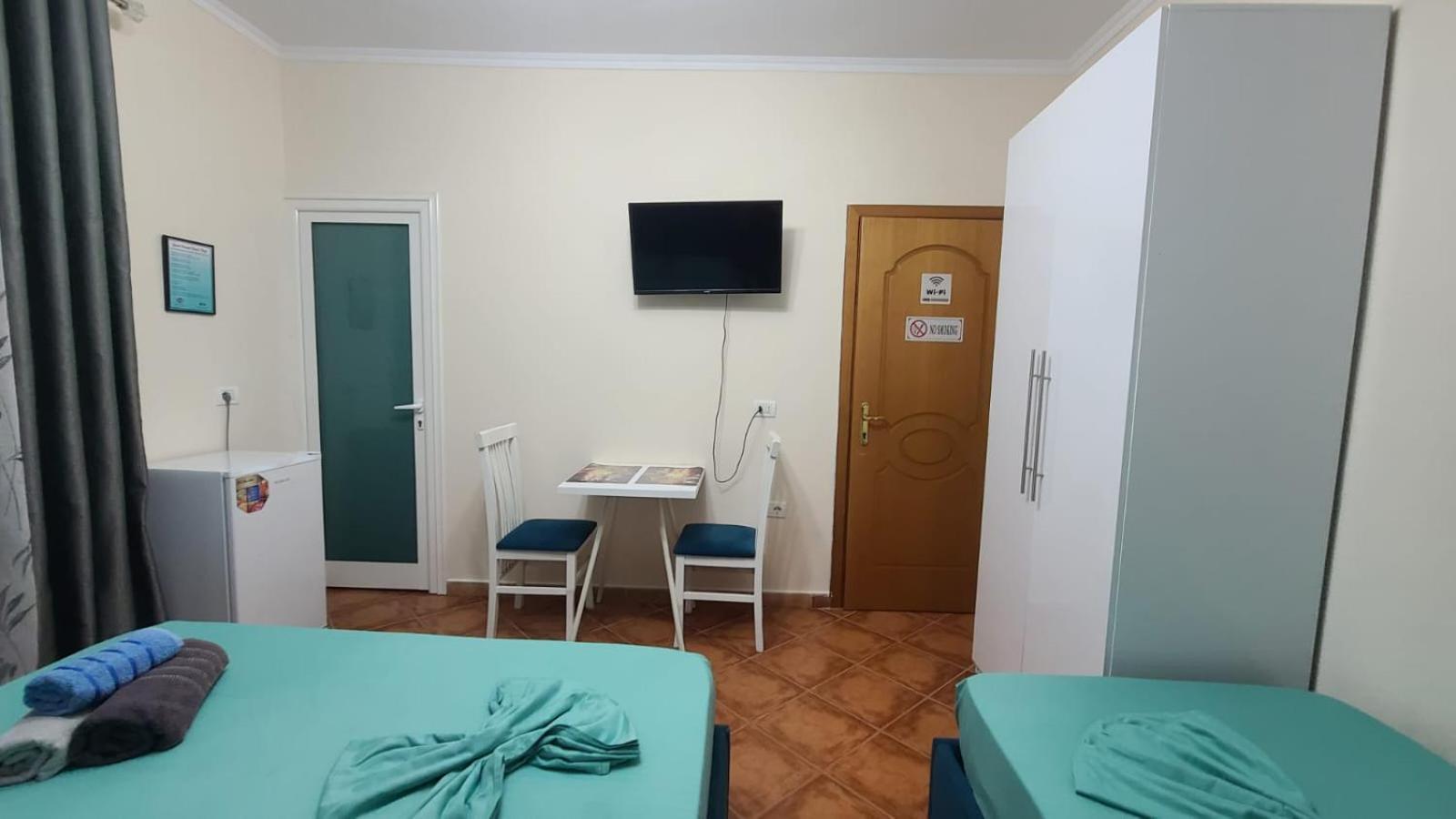 Guest House Tian & Hojz Durres Bagian luar foto