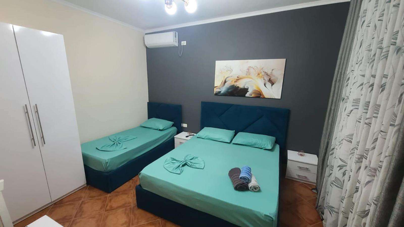 Guest House Tian & Hojz Durres Bagian luar foto