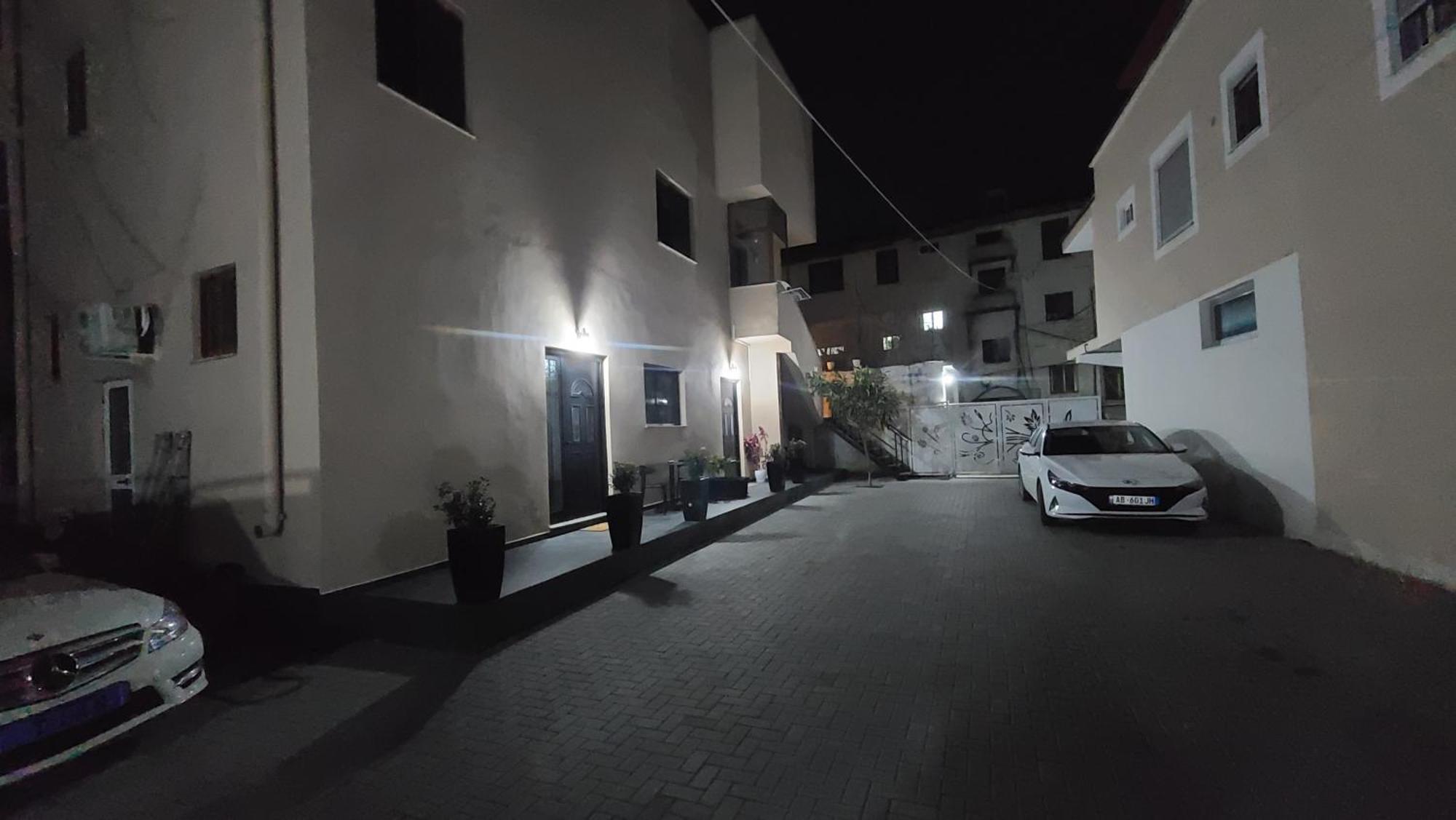 Guest House Tian & Hojz Durres Bagian luar foto